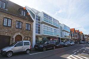 Dirk Coopman Architect Knokke appartementsbouw groepswoningen glazen gevel licht ecologie dak in glas roof in glass glass construction natural light glass facade natuurlijk licht